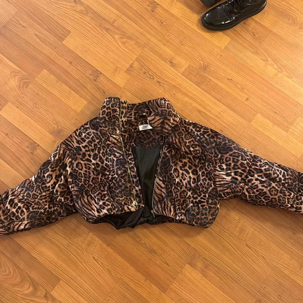 Tiger mist cheetah puff jacket size small